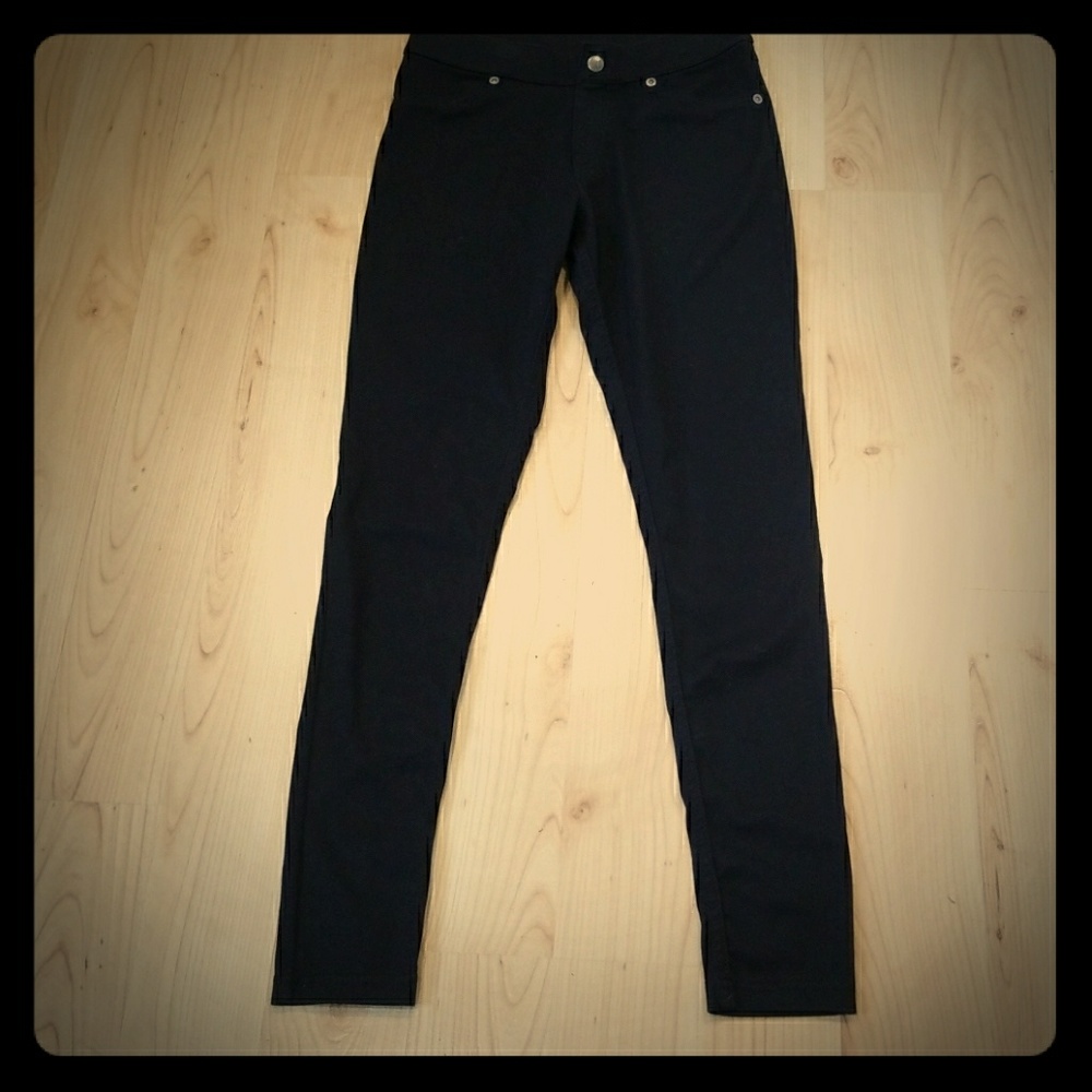 HUE black jeggings